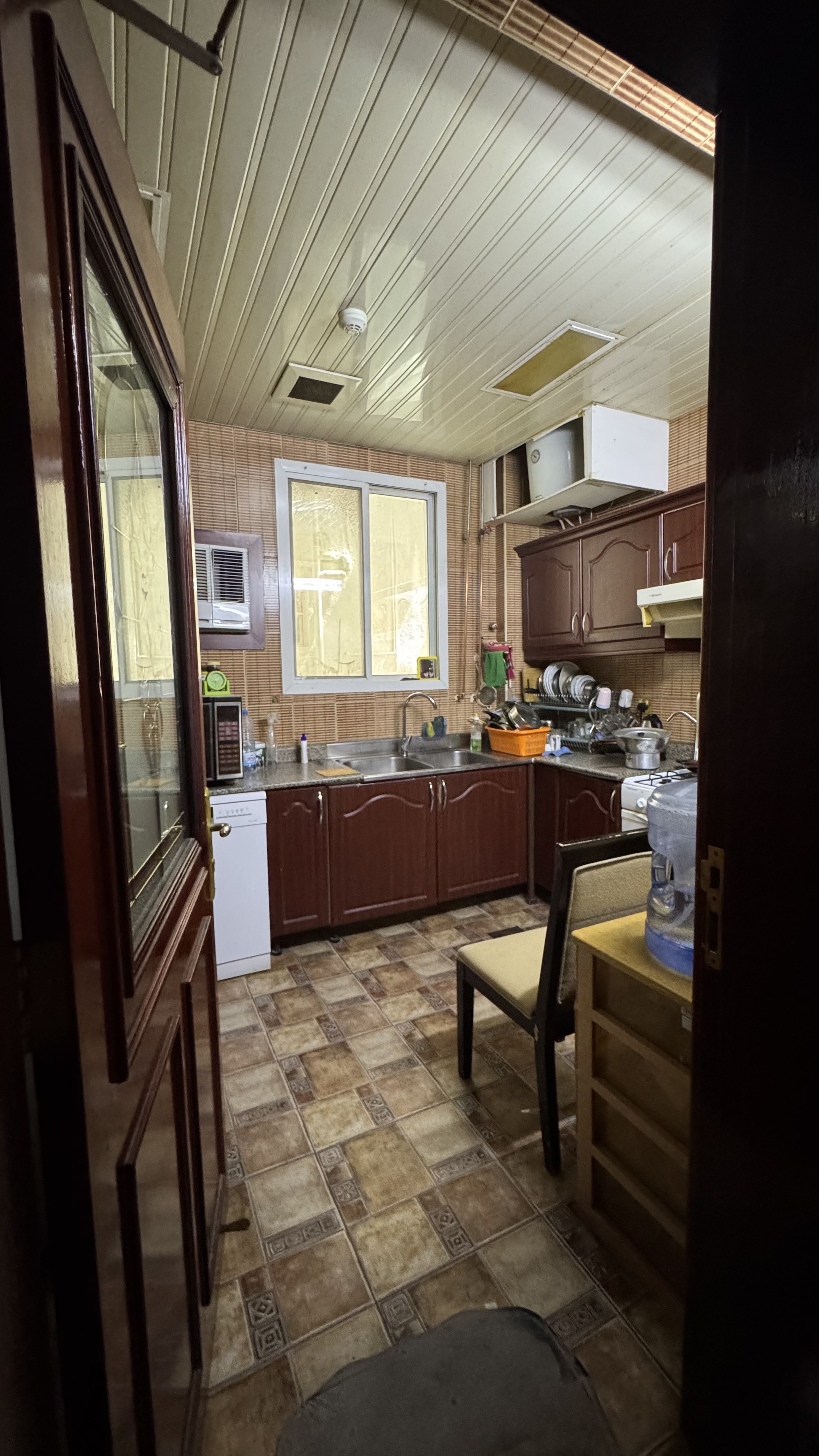 Room for rent. Private room with shared kitchen and toilet.  - Photo 4